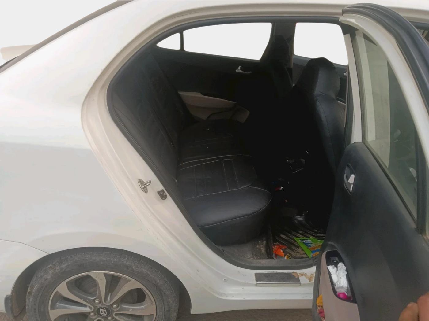 2016 Hyundai Xcent SX 1.2 (O), Petrol, Manual, 1,50,069 km, interior