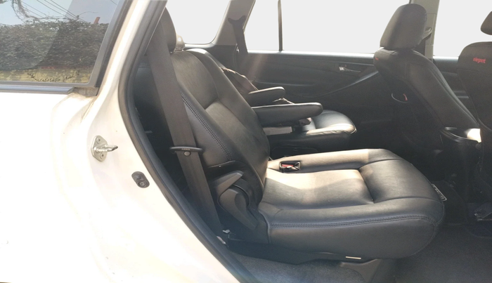 2022 Toyota Innova Crysta 2.4 GX AT 7 STR, Diesel, Automatic, 54,326 km, interior