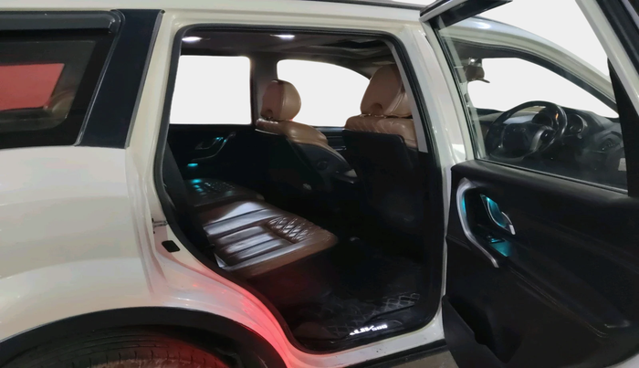 2018 Mahindra XUV500 W11 AT, Diesel, Automatic, 95,104 km, interior