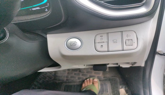 2024 Hyundai VENUE SX 1.2 PETROL, Petrol, Manual, 12,308 km, interior
