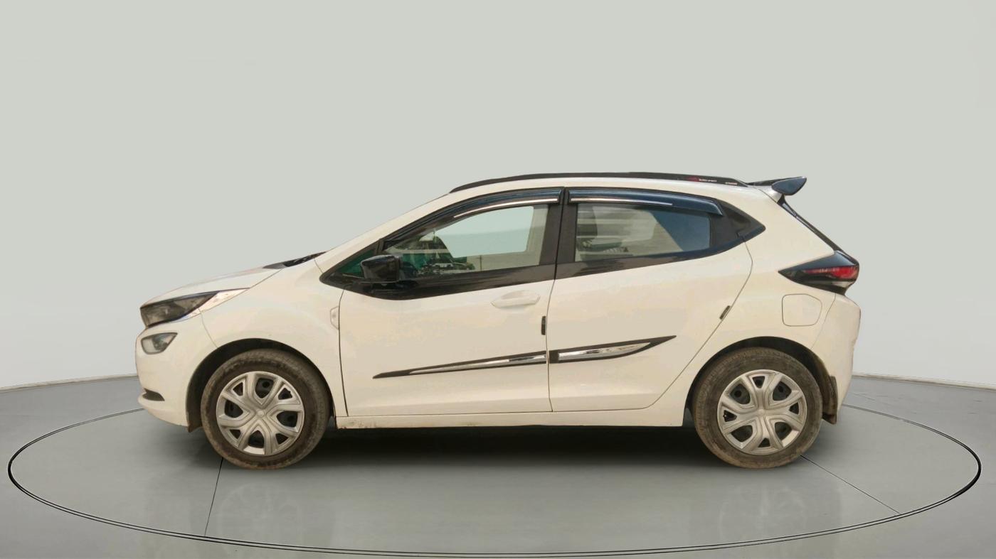 2024 Tata ALTROZ XM PLUS CNG, Petrol, Manual, 48,256 km, exterior