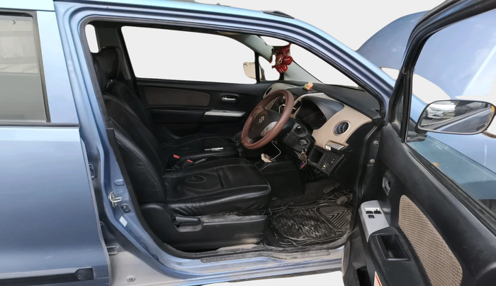 2013 Maruti Wagon R 1.0 LXI CNG, Petrol, Manual, 1,29,323 km, interior