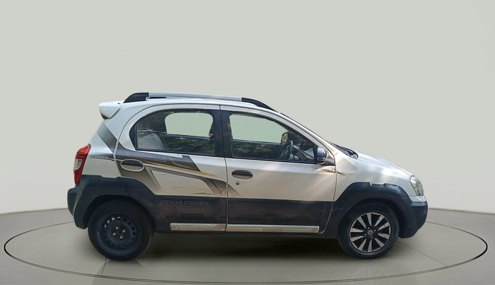 2016 Toyota Etios CROSS 1.2 G, Petrol, Manual, 76,746 km, exterior