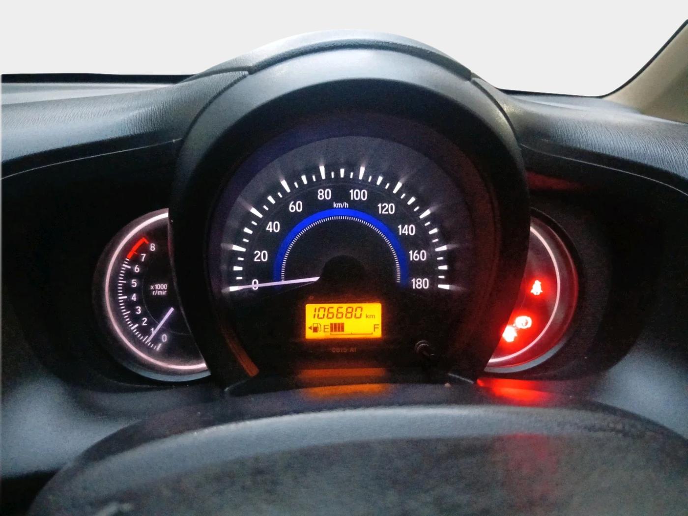 2015 Honda Amaze 1.2L I-VTEC S, CNG, Manual, 1,06,680 km, interior