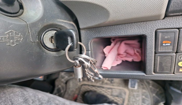 2011 Maruti Wagon R 1.0 LXI CNG, Petrol, Manual, 1,28,349 km, interior