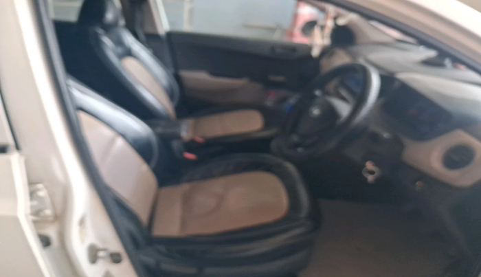 2016 Hyundai Xcent BASE 1.2, Petrol, Manual, 1,03,009 km, interior