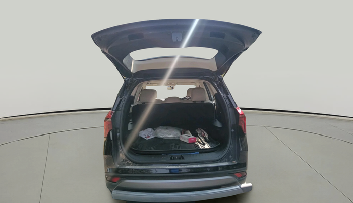 2022 Mahindra XUV700 AX 5 P MT 5 STR, Petrol, Manual, 15,912 km, exterior