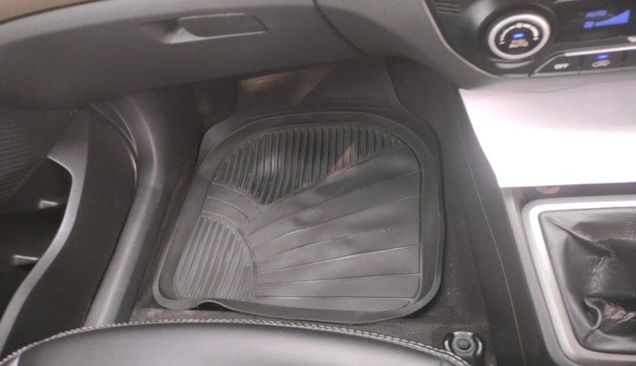 2018 Hyundai Creta SX PLUS 1.6 PETROL, Petrol, Manual, 1,38,130 km, interior