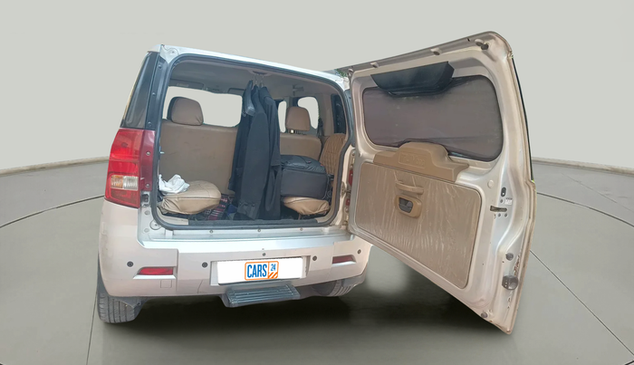 2018 Mahindra TUV300 T8 DUAL TONE, Diesel, Manual, 90,946 km, exterior