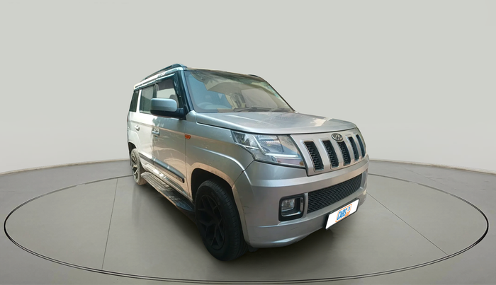 2018 Mahindra TUV300 T8 DUAL TONE, Diesel, Manual, 90,946 km, exterior