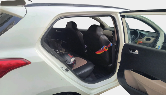 2017 Hyundai Grand i10 SPORTZ (O) AT 1.2 KAPPA VTVT, Petrol, Automatic, 49,861 km, interior