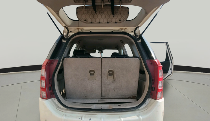 2017 Mahindra XUV500 W6 AT 1.99, Diesel, Automatic, 1,22,000 km, exterior