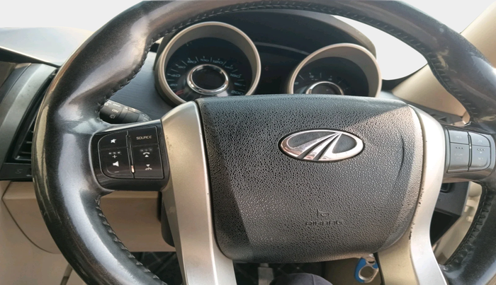 2017 Mahindra XUV500 W6 AT 1.99, Diesel, Automatic, 1,22,000 km, interior