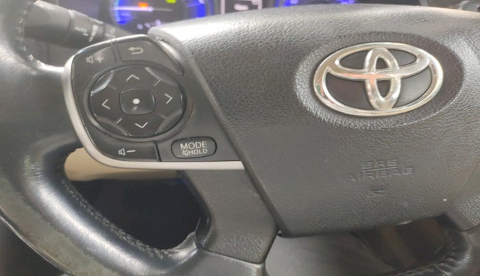 2017 Toyota Camry 2.5L AT, Petrol, Automatic, 1,88,736 km, interior
