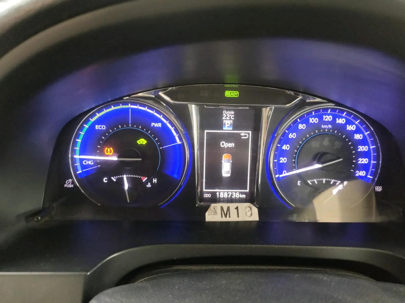 2017 Toyota Camry 2.5L AT, Petrol, Automatic, 1,88,736 km, interior