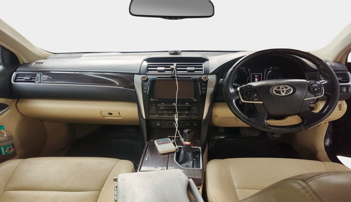 2017 Toyota Camry 2.5L AT, Petrol, Automatic, 1,88,736 km, interior