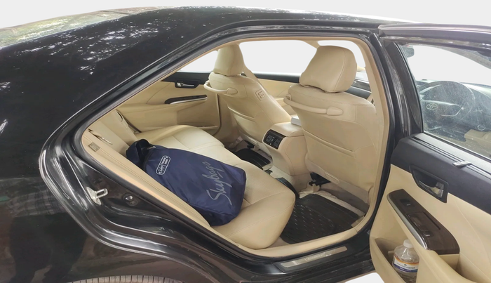 2017 Toyota Camry 2.5L AT, Petrol, Automatic, 1,88,736 km, interior