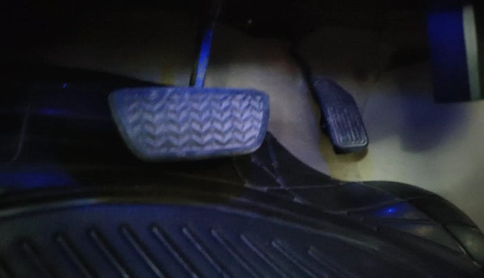 2017 Toyota Camry 2.5L AT, Petrol, Automatic, 1,88,736 km, interior