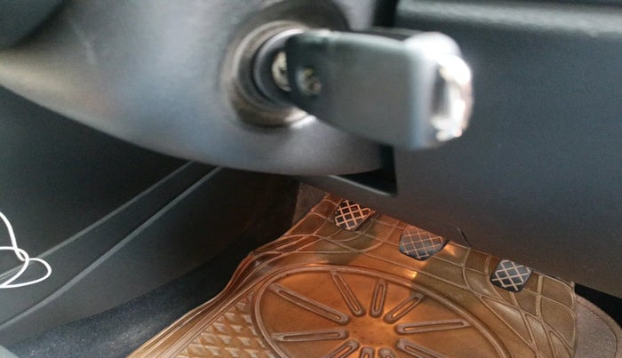 2015 Volkswagen Polo COMFORTLINE 1.2L, Petrol, Manual, 44,539 km, interior