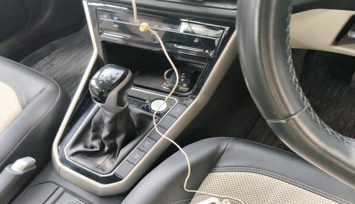 2023 Volkswagen VIRTUS TOPLINE TSI 1.0 AT, Petrol, Automatic, 14,814 km, interior