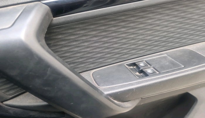 2021 Renault Kiger RXE MT, Petrol, Manual, 13,890 km, interior