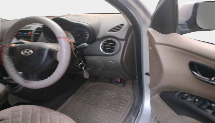 2011 Hyundai i10 MAGNA 1.2, Petrol, Manual, 93,605 km, interior