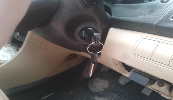 2011 Hyundai Verna FLUIDIC 1.6 VTVT, Petrol, Manual, 1,44,375 km, interior