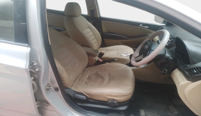 2011 Hyundai Verna FLUIDIC 1.6 VTVT, Petrol, Manual, 1,44,375 km, interior