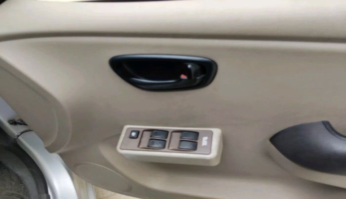 2013 Hyundai i10 MAGNA 1.2, Petrol, Manual, 71,934 km, interior