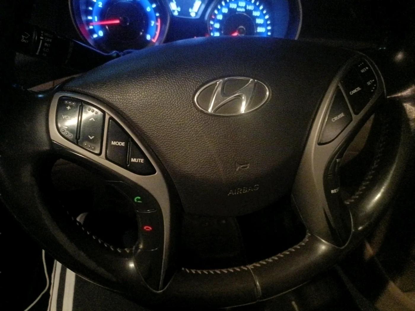 2013 Hyundai New Elantra 1.8 SX MT VTVT, Petrol, Manual, 1,15,465 km, interior