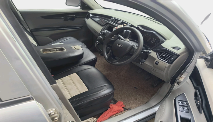 2016 Mahindra Kuv100 K4 6 STR, Petrol, Manual, 1,72,608 km, interior