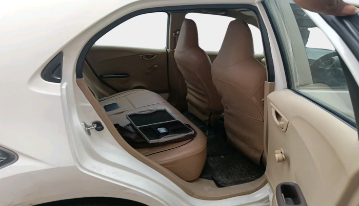 2013 Honda Brio E MT, Petrol, Manual, 94,001 km, interior