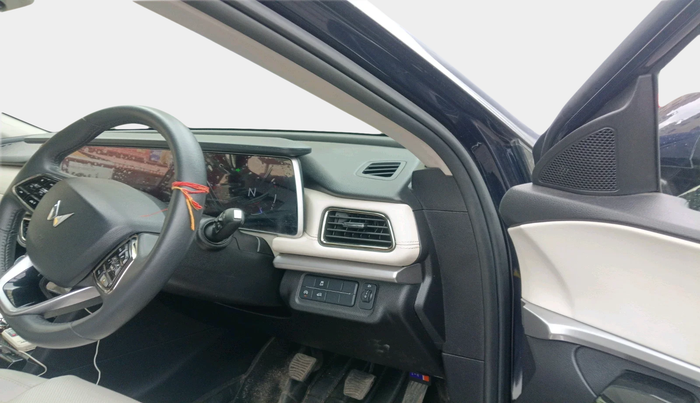 2024 Mahindra XUV700 AX 7 D MT 7 STR, Diesel, Manual, 32,847 km, interior