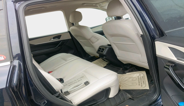 2024 Mahindra XUV700 AX 7 D MT 7 STR, Diesel, Manual, 32,847 km, interior