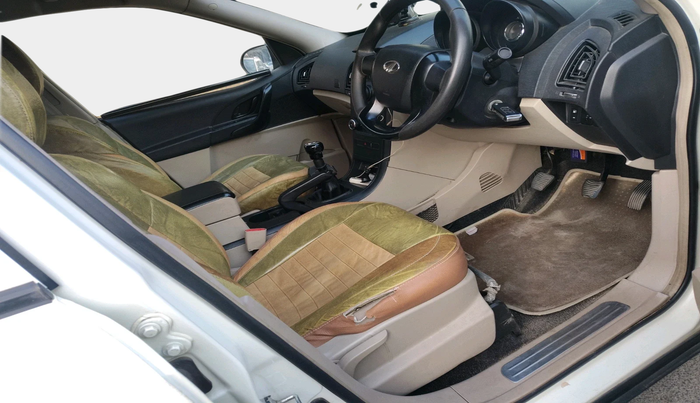 2016 Mahindra XUV500 W4 1.99, Diesel, Manual, 82,427 km, interior