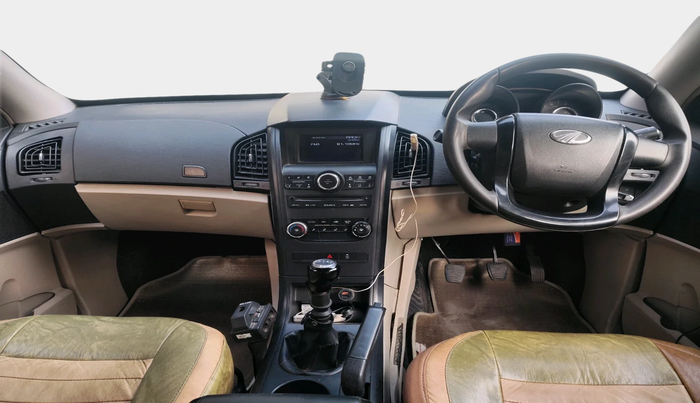2016 Mahindra XUV500 W4 1.99, Diesel, Manual, 82,427 km, interior