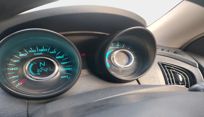 2016 Mahindra XUV500 W4 1.99, Diesel, Manual, 82,427 km, interior