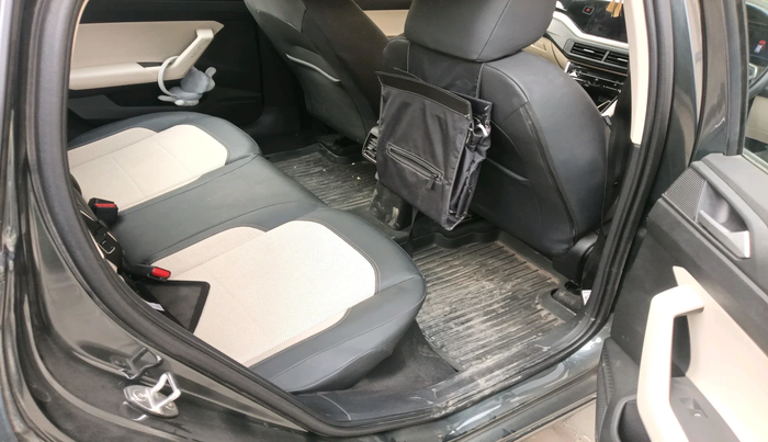 2023 Volkswagen VIRTUS TOPLINE TSI 1.0 MT, Petrol, Manual, 29,859 km, interior