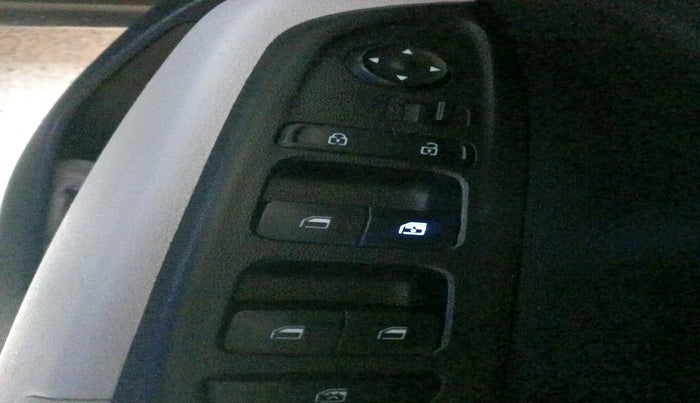 2022 Hyundai VENUE S 1.2, Petrol, Manual, 51,452 km, interior