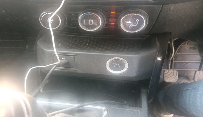 2024 Renault Kiger RXT (O) MT, Petrol, Manual, 14,777 km, interior