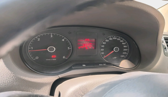 2013 Volkswagen Vento HIGHLINE DIESEL 1.6, Diesel, Manual, 1,00,537 km, interior