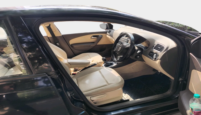 2013 Volkswagen Vento HIGHLINE DIESEL 1.6, Diesel, Manual, 1,00,537 km, interior