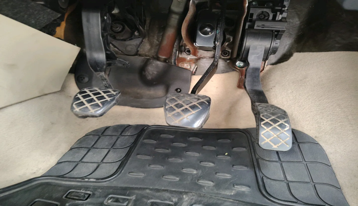 2013 Volkswagen Vento HIGHLINE DIESEL 1.6, Diesel, Manual, 1,00,537 km, interior