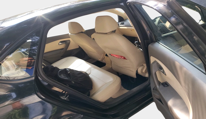 2013 Volkswagen Vento HIGHLINE DIESEL 1.6, Diesel, Manual, 1,00,537 km, interior