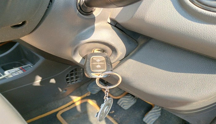 2015 Renault Kwid RXT 0.8, Petrol, Manual, 68,980 km, interior