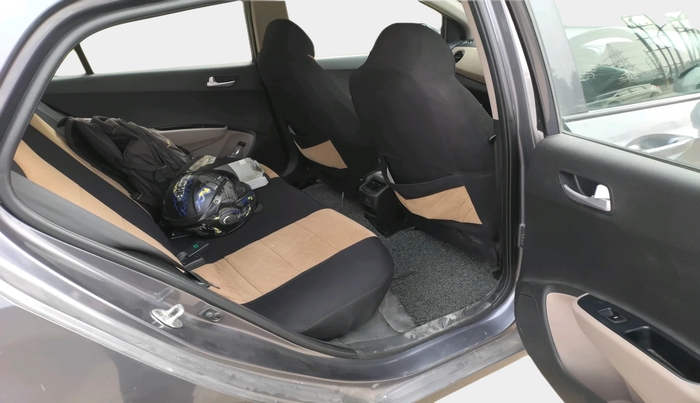 2017 Hyundai Grand i10 SPORTZ (O) 1.2 KAPPA VTVT, Petrol, Manual, 39,222 km, interior