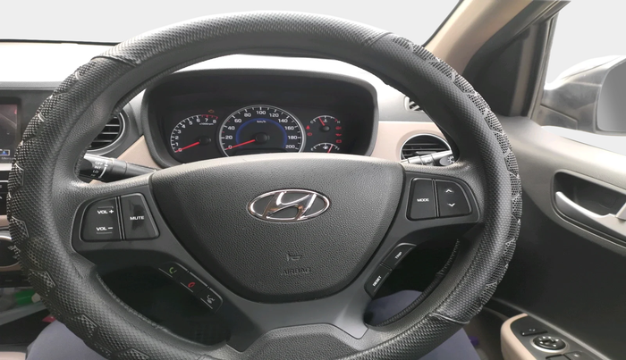 2017 Hyundai Grand i10 SPORTZ (O) 1.2 KAPPA VTVT, Petrol, Manual, 39,222 km, interior