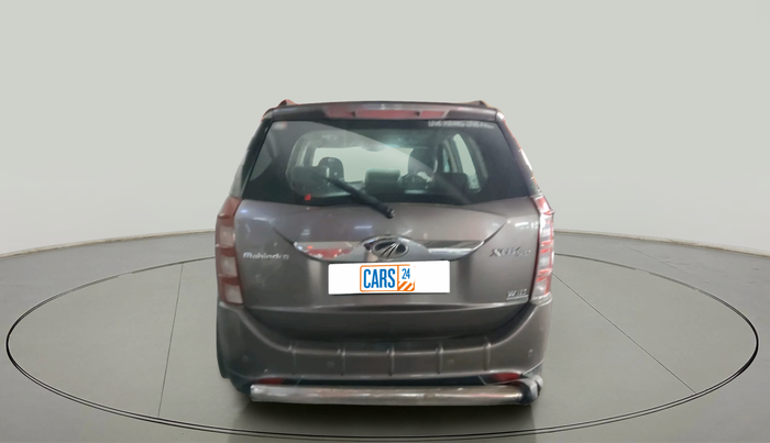 2017 Mahindra XUV500 W10 AT 1.99, Diesel, Automatic, 1,30,615 km, exterior