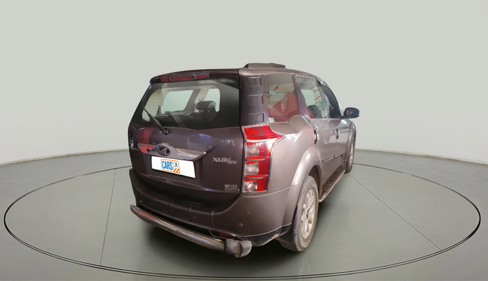 2017 Mahindra XUV500 W10 AT 1.99, Diesel, Automatic, 1,30,615 km, exterior