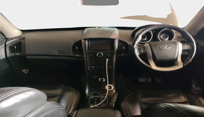 2017 Mahindra XUV500 W10 AT 1.99, Diesel, Automatic, 1,30,615 km, interior